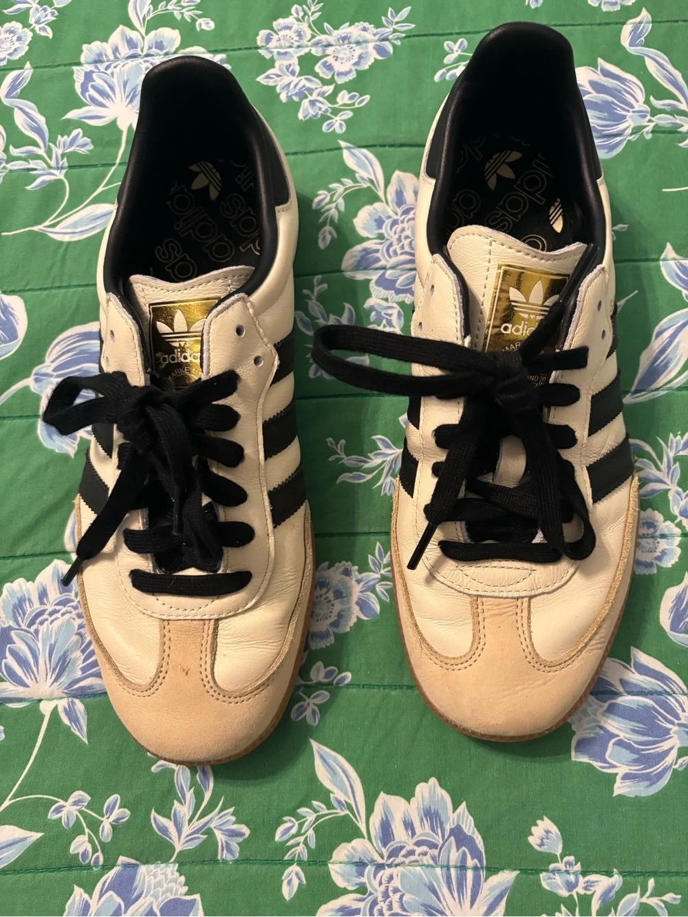 adidas Sambas Cream and Black Retro Trainer with Gold Logo - Picture 1 of 4